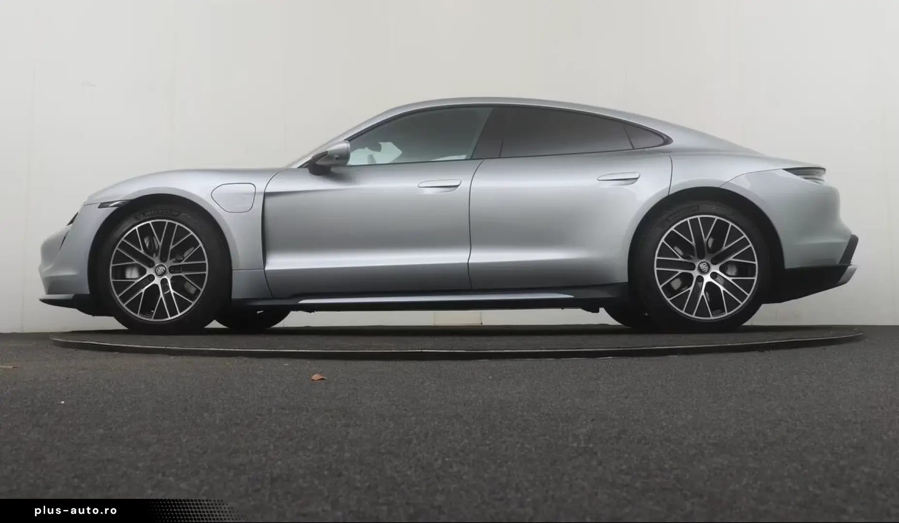 Porsche Taycan TURBO