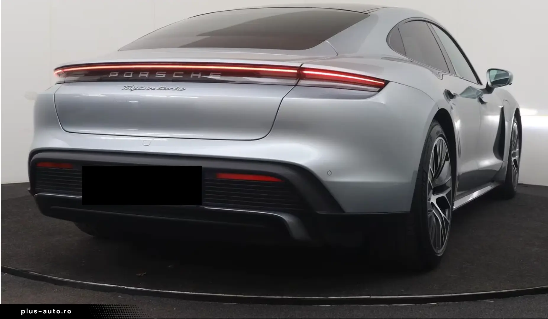 Porsche Taycan TURBO