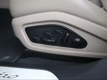 Porsche Taycan TURBO