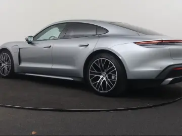 Porsche Taycan TURBO