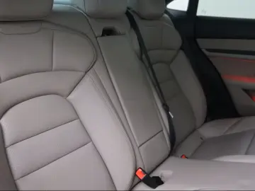 Porsche Taycan TURBO