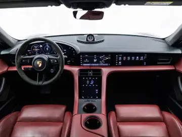 Porsche Taycan 4S Performance Plus