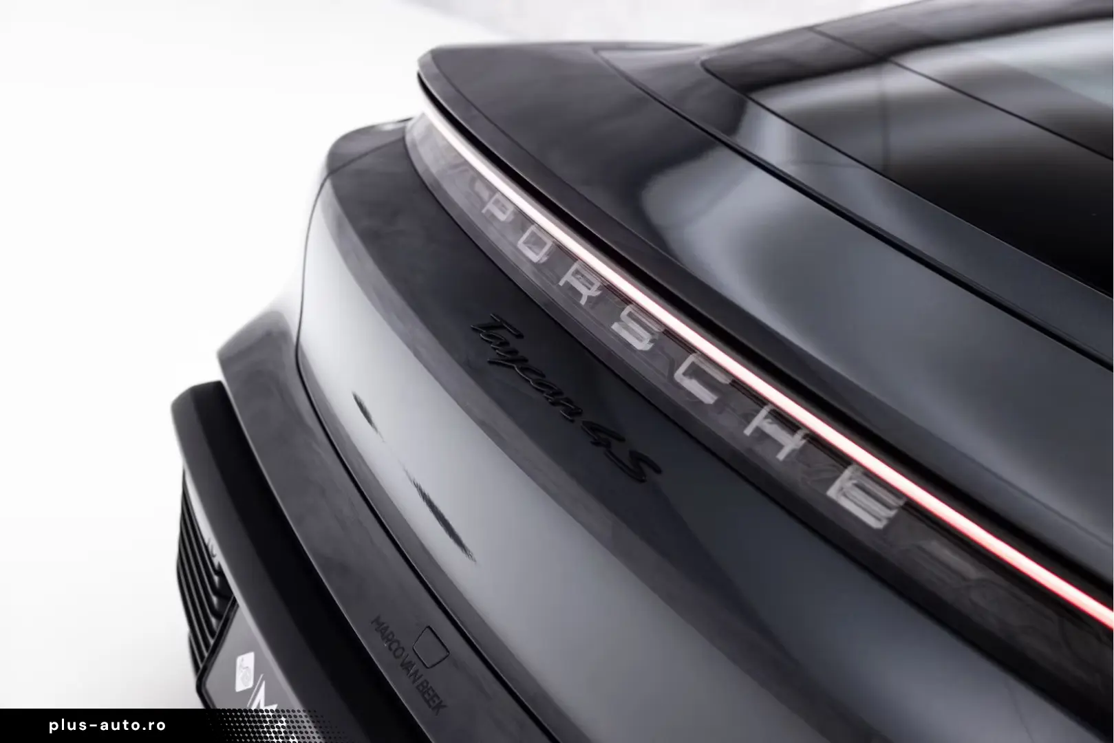 Porsche Taycan 4S Performance Plus