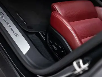 Porsche Taycan 4S Performance Plus