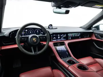 Porsche Taycan 4S Performance Plus