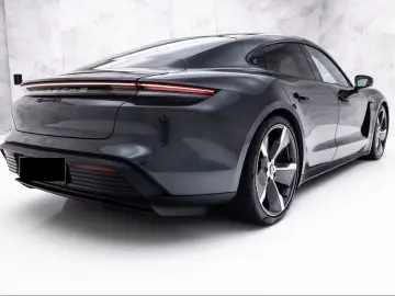 Porsche Taycan 4S Performance Plus