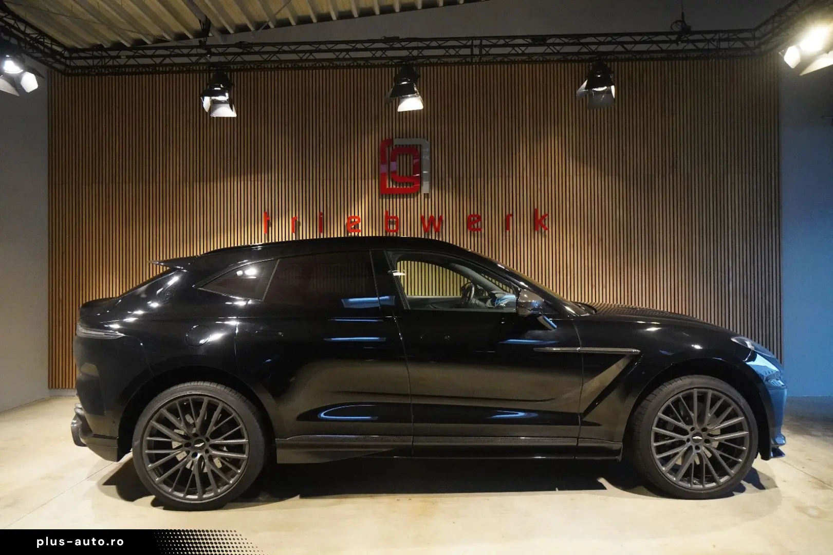 DBX 707 All in black  Carbon Pack