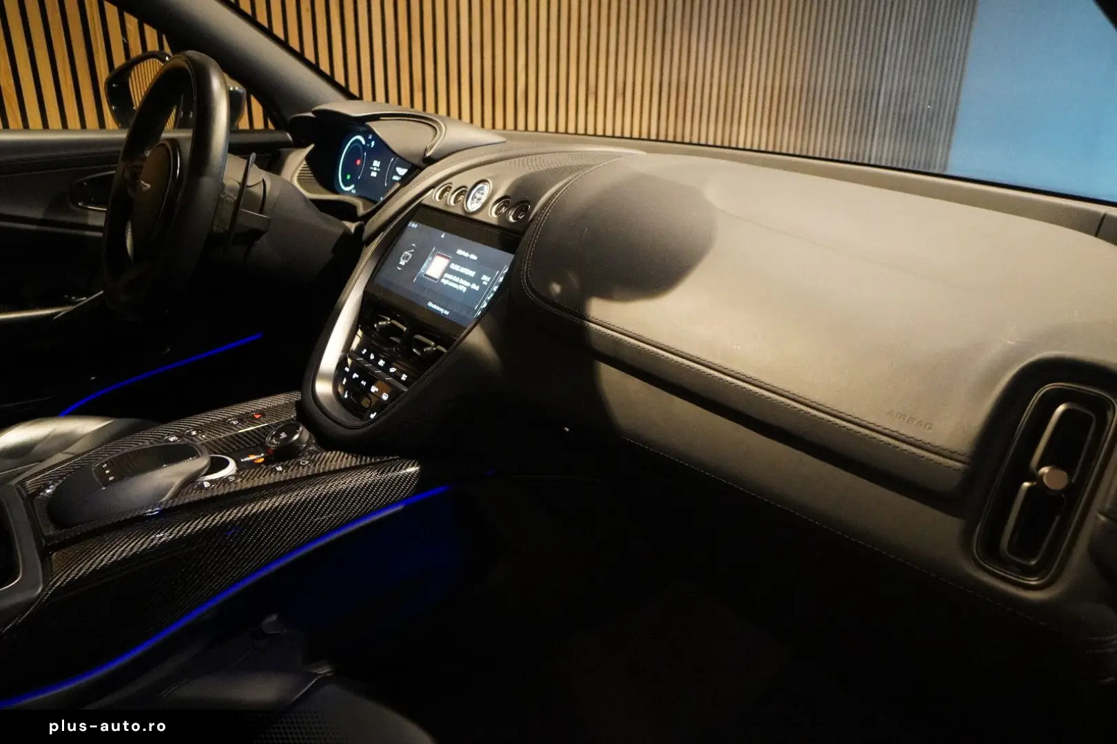 DBX 707 All in black  Carbon Pack