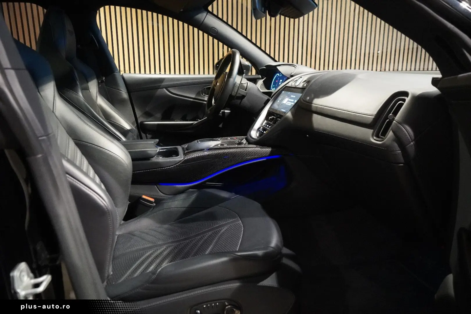 DBX 707 All in black  Carbon Pack