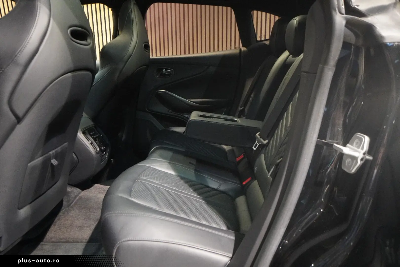 DBX 707 All in black  Carbon Pack