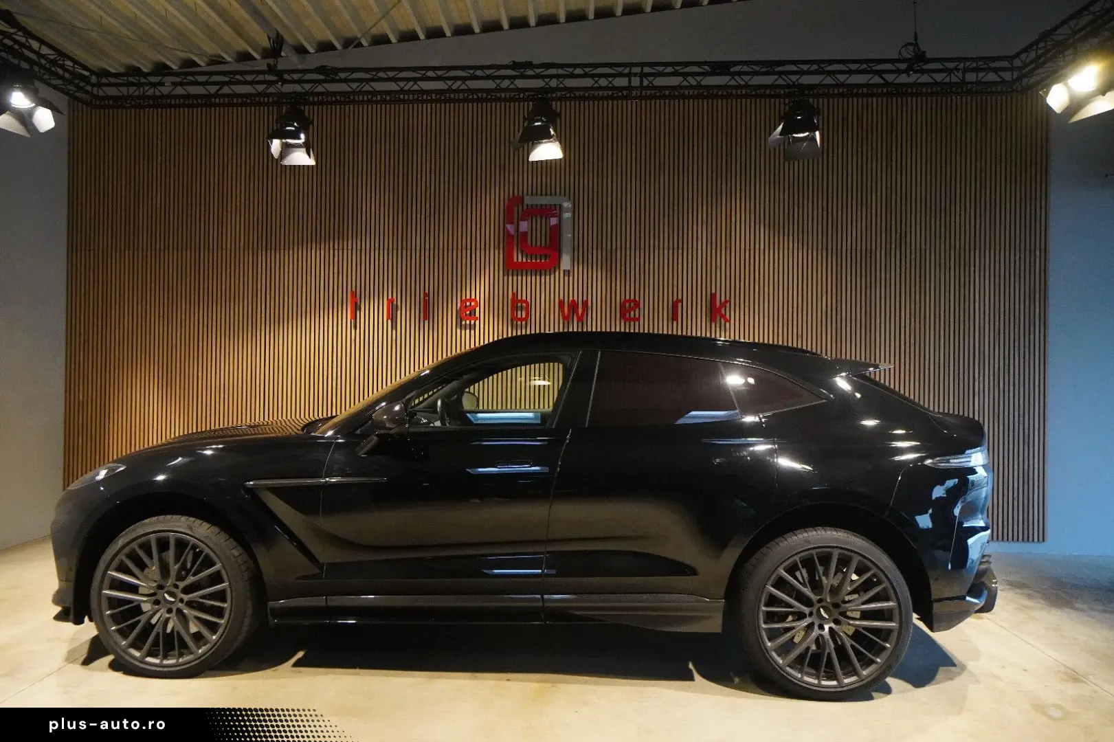 DBX 707 All in black  Carbon Pack