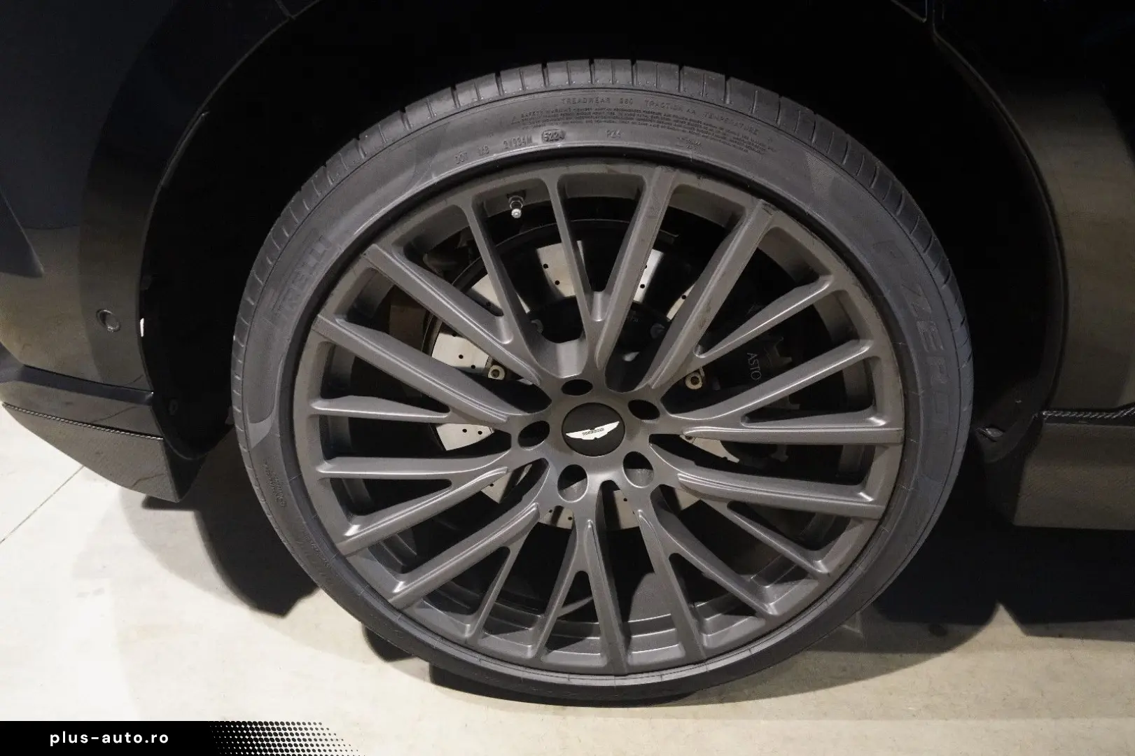 DBX 707 All in black  Carbon Pack