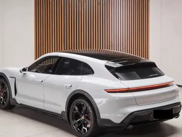 Porsche Taycan Cross Turismo 4S Panorama 360