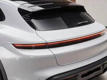 Porsche Taycan Cross Turismo 4S Panorama 360