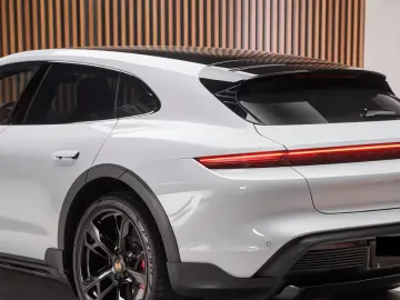 Porsche Taycan Cross Turismo 4S Panorama 360