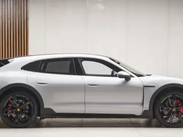 Porsche Taycan Cross Turismo 4S Panorama 360