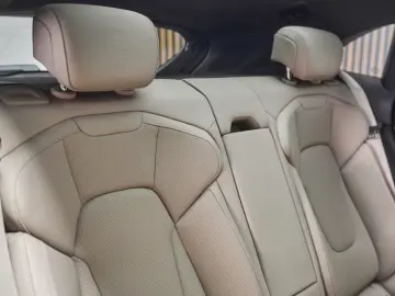 Porsche Taycan Cross Turismo 4S Panorama 360