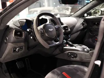 V8 Vantage F1 Edition CeramicBrakes Carbon Alcan