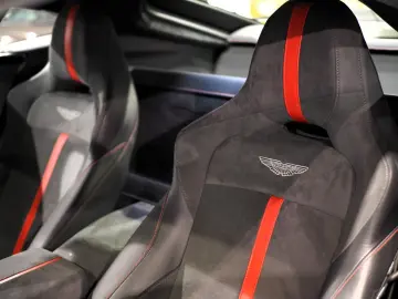 V8 Vantage F1 Edition CeramicBrakes Carbon Alcan