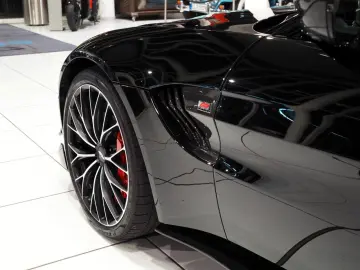 V8 Vantage F1 Edition CeramicBrakes Carbon Alcan