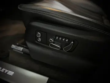 Bentayga 4.0 V8 Mulliner First Edition PANORAMA