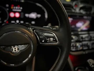 Bentayga 4.0 V8 Mulliner First Edition PANORAMA