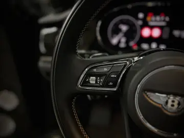 Bentayga 4.0 V8 Mulliner First Edition PANORAMA