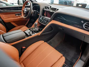 Bentayga 4.0 V8 EWB Azure 4WD Autom.