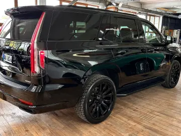 Escalade GMT EU6 6.2 V8 Sport Black Black