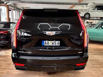 Escalade GMT EU6 6.2 V8 Sport Black Black