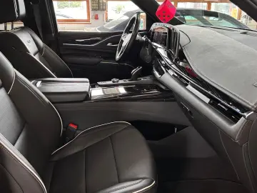 Escalade GMT EU6 6.2 V8 Sport Black Black