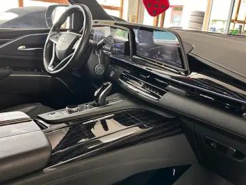 Escalade GMT EU6 6.2 V8 Sport Black Black