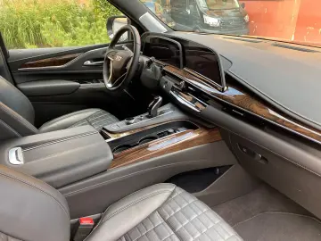 Escalade ESV 4WD V8 Premium Platinum