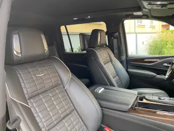 Escalade ESV 4WD V8 Premium Platinum