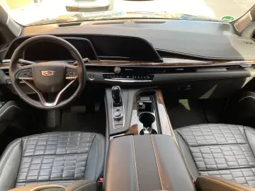 Escalade ESV 4WD V8 Premium Platinum