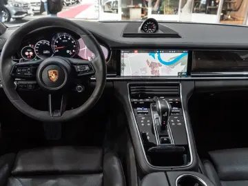 Panamera GTS SPORT-DESIGN BOSE LUFTFEDER. HUD