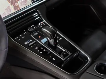 Panamera GTS SPORT-DESIGN BOSE LUFTFEDER. HUD