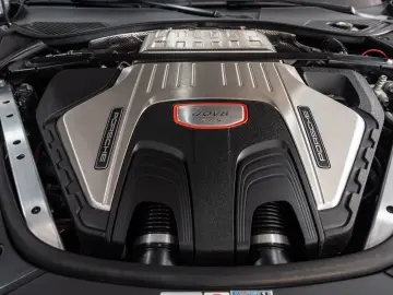 Panamera GTS SPORT-DESIGN BOSE LUFTFEDER. HUD