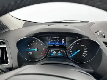 FORD KUGA 2.0 TDCi 180CP Titanium 4WD