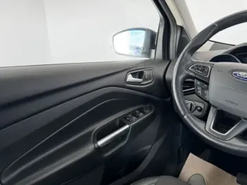 FORD KUGA 2.0 TDCi 180CP Titanium 4WD