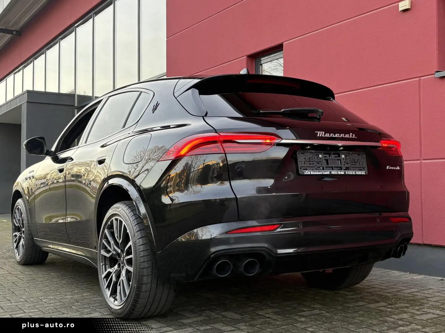 GRECALE MODENA AWD 330PS LEDER SKYHOOK 1HAND TOP