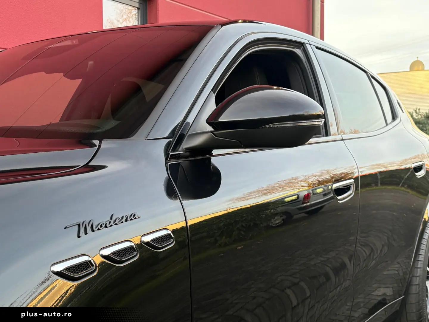 GRECALE MODENA AWD 330PS LEDER SKYHOOK 1HAND TOP