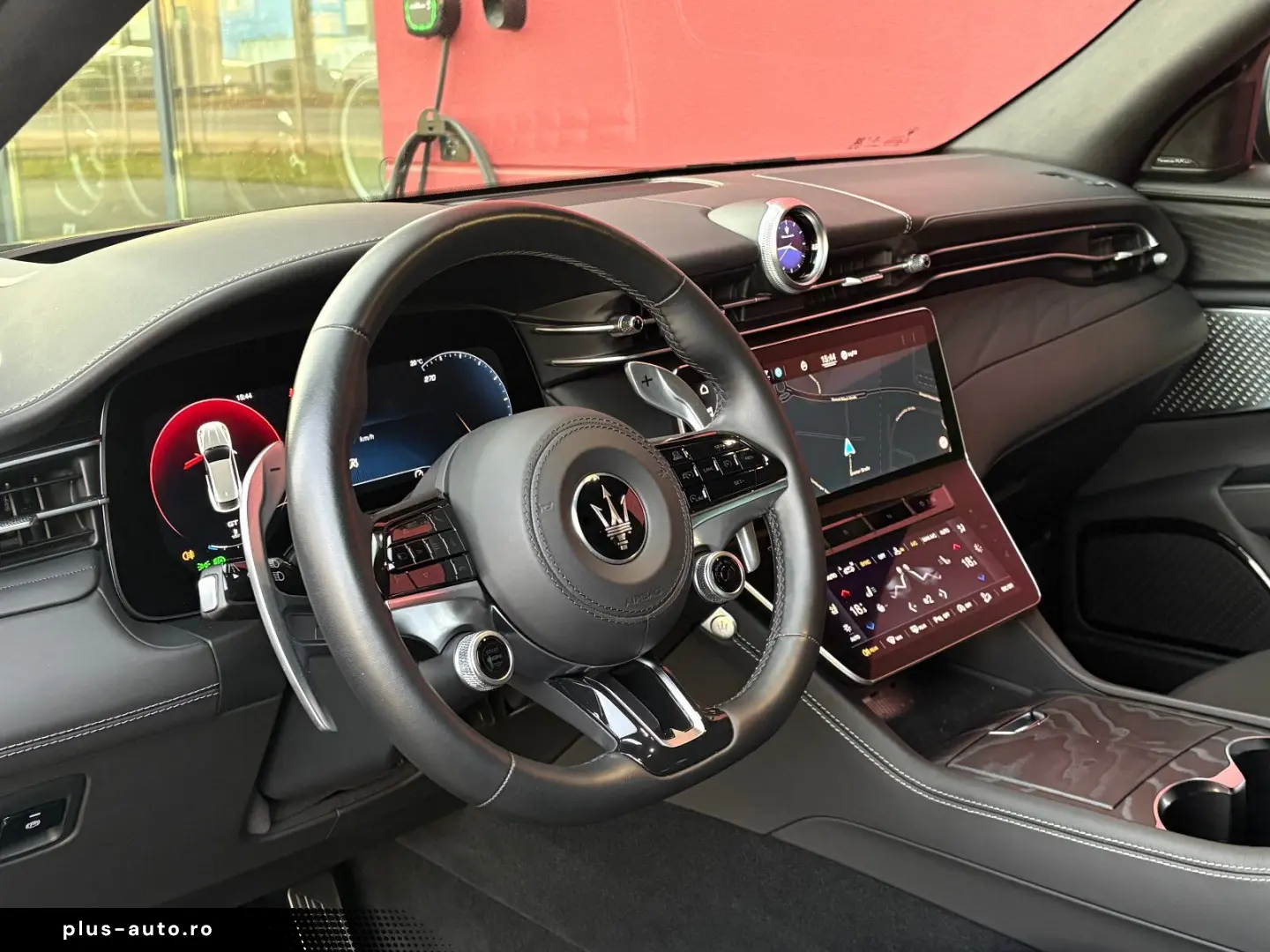 GRECALE MODENA AWD 330PS LEDER SKYHOOK 1HAND TOP