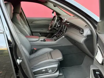 GRECALE MODENA AWD 330PS LEDER SKYHOOK 1HAND TOP