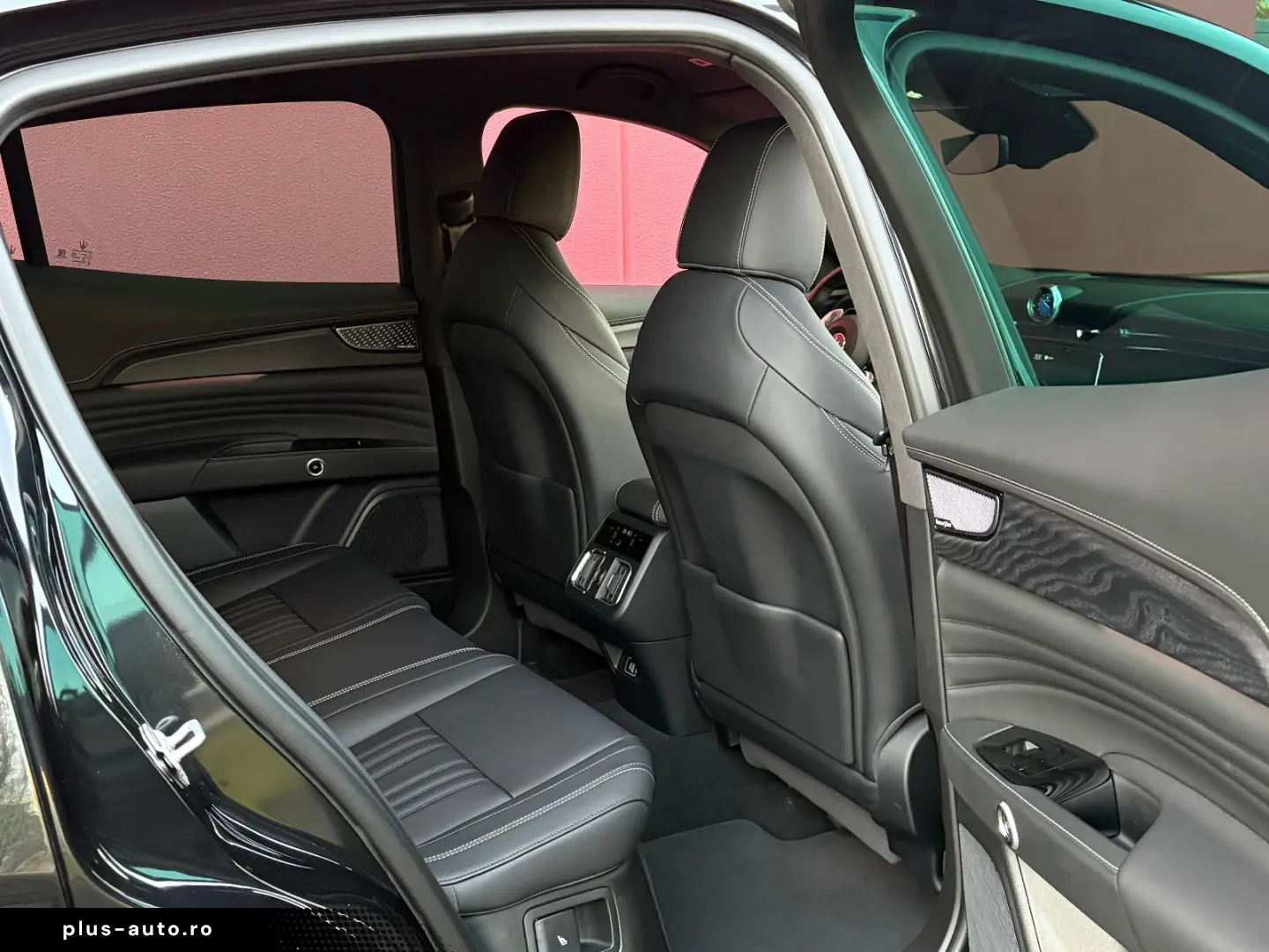 GRECALE MODENA AWD 330PS LEDER SKYHOOK 1HAND TOP