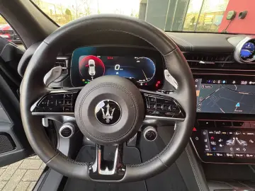 GRECALE MODENA AWD 330PS LEDER SKYHOOK 1HAND TOP