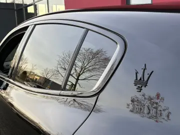 GRECALE MODENA AWD 330PS LEDER SKYHOOK 1HAND TOP