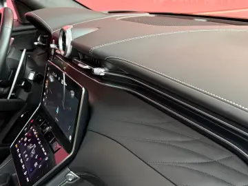 GRECALE MODENA AWD 330PS LEDER SKYHOOK 1HAND TOP