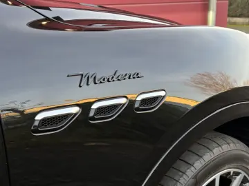 GRECALE MODENA AWD 330PS LEDER SKYHOOK 1HAND TOP