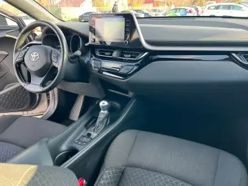 TOYOTA C-HR 1.8 HIBRID